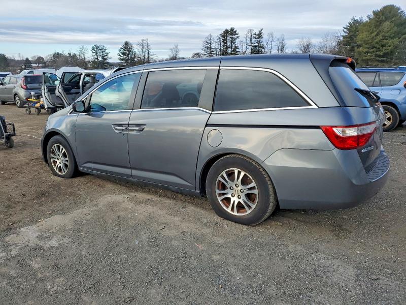 Photo 2 from auction – 2011 HONDA ODYSSEY with VIN 5FNRL5H69BB101725