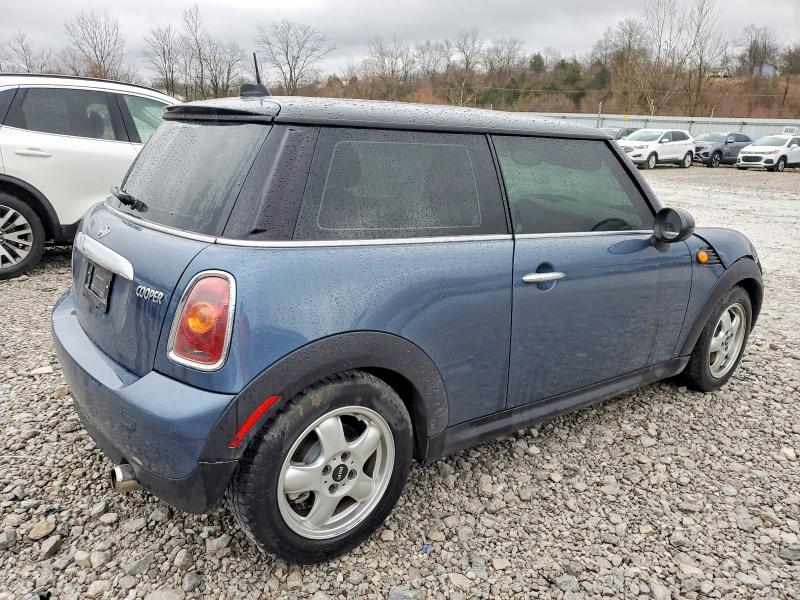Photo 3 from auction – 2010 MINI COOPER with VIN WMWMF3C55ATU79232