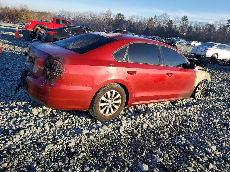 Photo 3 from auction – 2015 VOLKSWAGEN PASSAT with VIN 1VWAT7A38FC053014