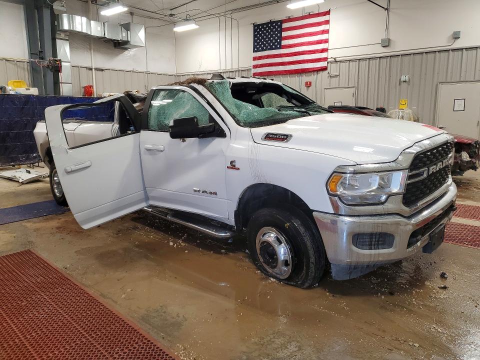 Photo 4 from auction – 2022 RAM 3500 with VIN 3C63RRHL4NG104474