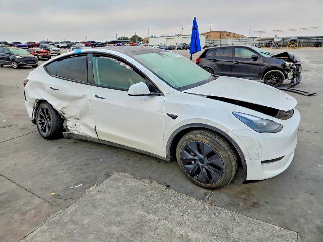 Foto 4 de la subasta – 2024 TESLA MODEL Y con VIN 7SAYGDED2RA324793