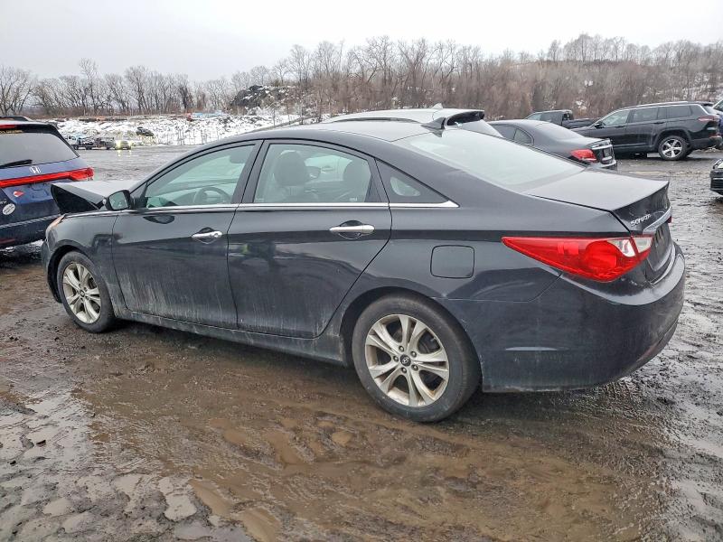 Photo 2 from auction – 2011 HYUNDAI SONATA SE with VIN 5NPEC4AC2BH212062