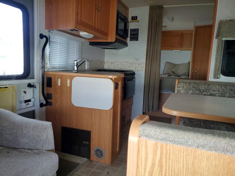 Photo 6 from auction – 2005 WINN MOTORHOME with VIN 1FDXE45S85HA01614