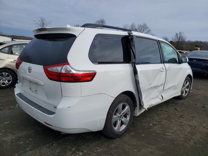 Photo 3 from auction – 2018 TOYOTA SIENNA LE with VIN 5TDKZ3DC7JS935292