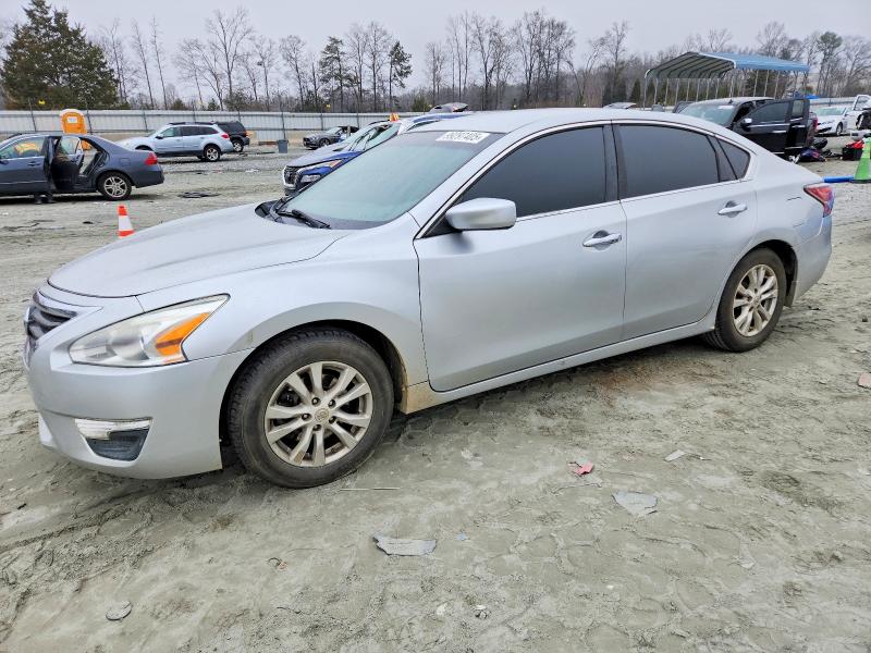 NISSAN ALTIMA 2.5 2015 with VIN 1N4AL3AP2FN890401 - Photo from auction