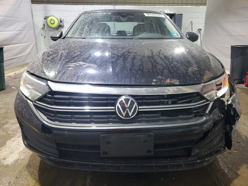 Photo 5 from auction – 2023 VOLKSWAGEN JETTA SE with VIN 3VW7M7BU4PM019795