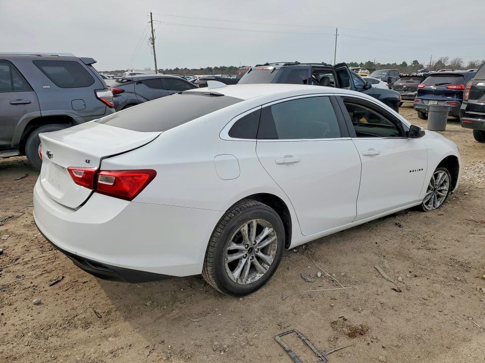 Photo 3 from auction – 2016 CHEVROLET MALIBU with VIN 1G1ZE5ST2GF227199