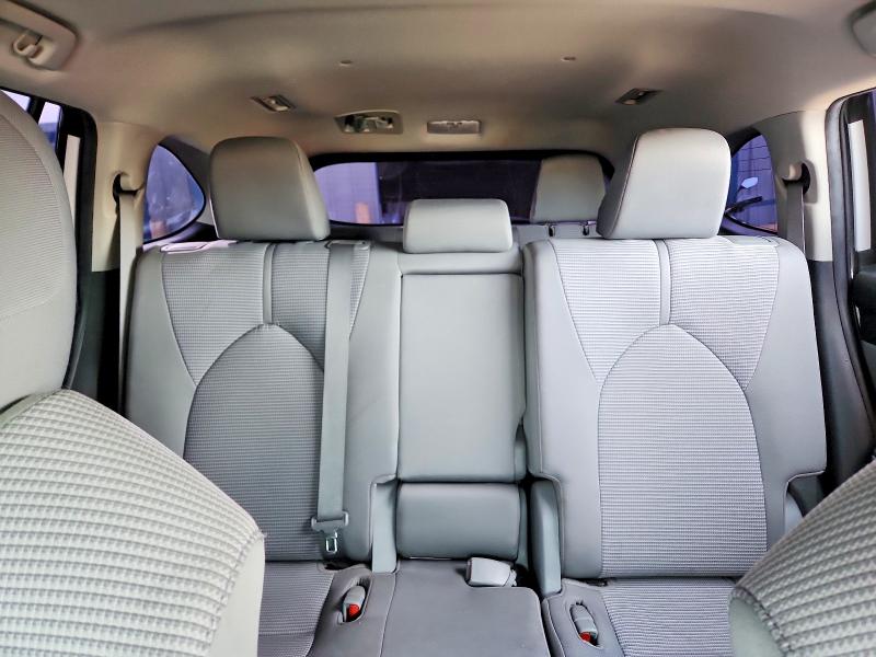 Photo 10 from auction – 2022 TOYOTA HIGHLANDER with VIN 5TDCZRAH8NS542835