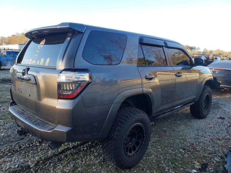 Photo 3 from auction – 2016 TOYOTA 4RUNNER SR with VIN JTEBU5JR5G5367105