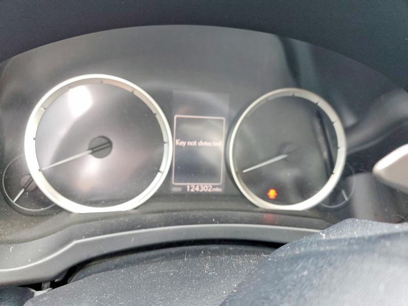 Photo 9 from auction – 2016 LEXUS IS 200T with VIN JTHBA1D25G5009389