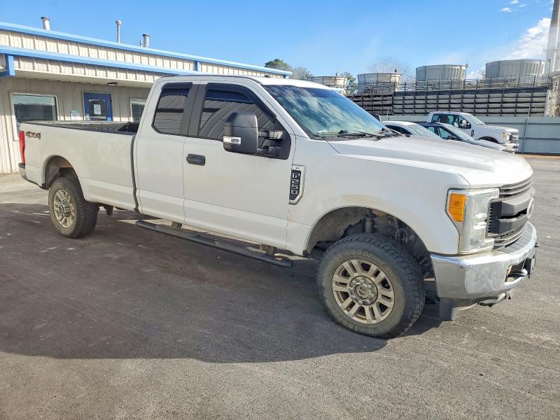 Foto 4 de la subasta – 2017 FORD F250 con VIN 1FT7X2B61HEC89847