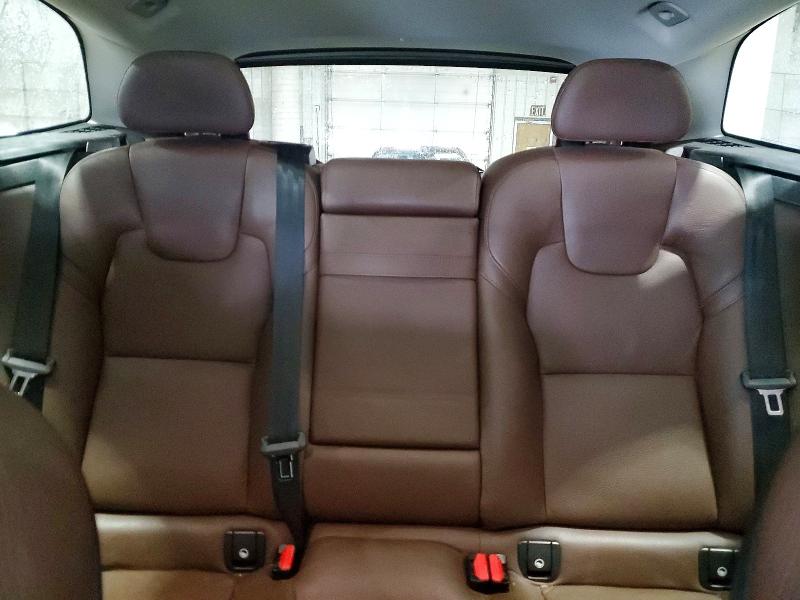 Photo 10 from auction – 2018 VOLVO XC60 with VIN LYV102RKXJB069576