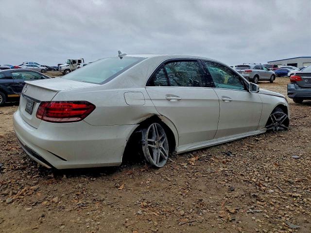 Photo 3 from auction – 2014 MERCEDES-BENZ E 350 with VIN WDDHF5KBXEB048975
