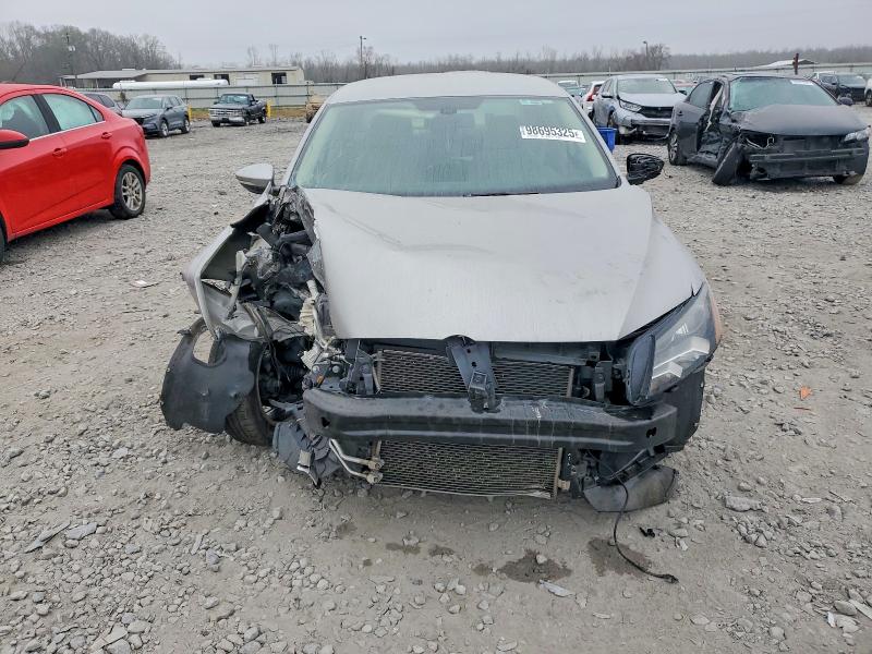Photo 5 from auction – 2012 VOLKSWAGEN PASSAT with VIN 1VWBP7A31CC050783