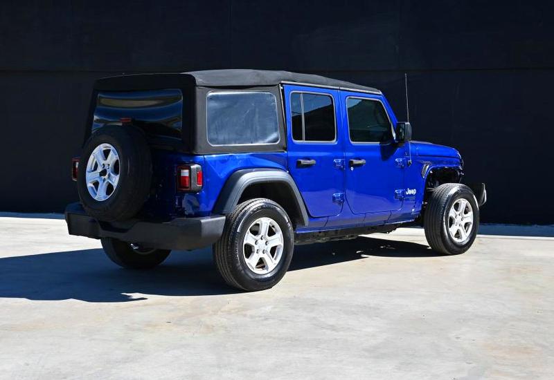 Photo 4 from auction – 2018 JEEP WRANGLER U with VIN 1C4HJXDN1JW303141