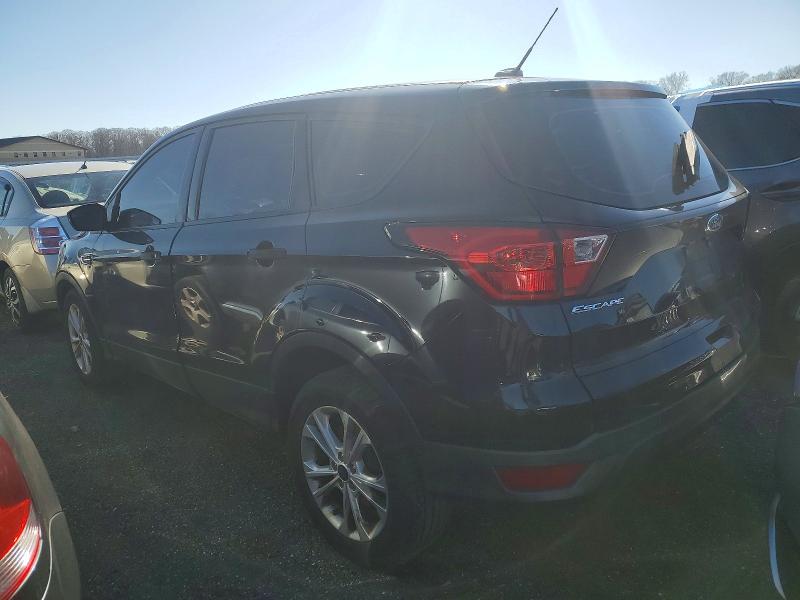 Photo 2 from auction – 2019 FORD ESCAPE S with VIN 1FMCU0F74KUC45557
