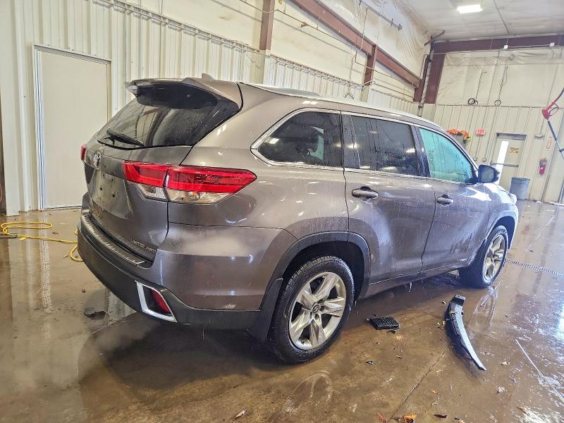 Photo 3 from auction – 2019 TOYOTA HIGHLANDER with VIN 5TDDZRFH7KS702132