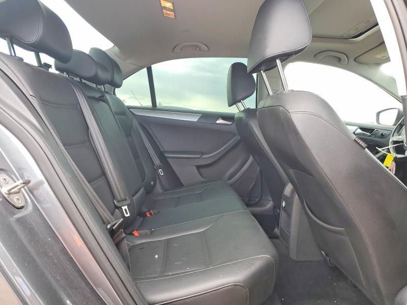 Photo 10 from auction – 2018 VOLKSWAGEN JETTA SE with VIN 3VWDB7AJ3JM223009