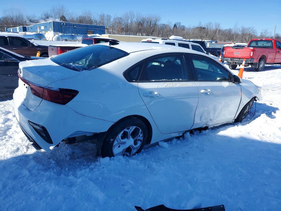 Photo 3 from auction – 2019 KIA FORTE FE with VIN 3KPF24AD2KE075614
