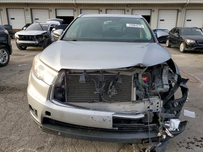 Photo 5 from auction – 2016 TOYOTA HIGHLANDER with VIN 5TDJKRFH4GS329999