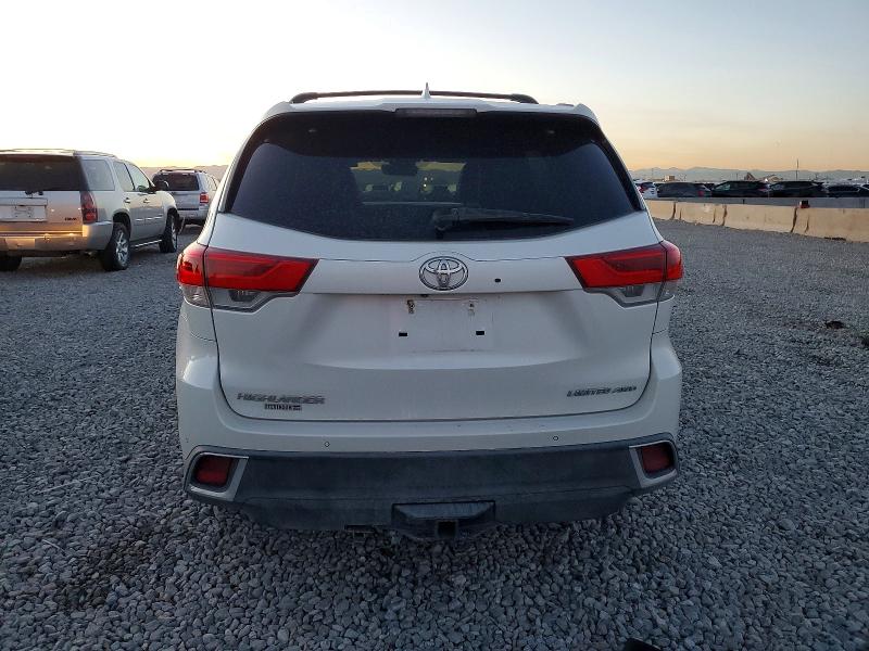 Photo 6 from auction – 2017 TOYOTA HIGHLANDER with VIN 5TDDZRFH3HS447116