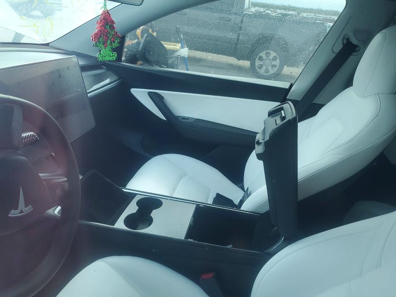 Photo 8 from auction – 2022 TESLA MODEL Y with VIN 7SAYGDEF5NF446563