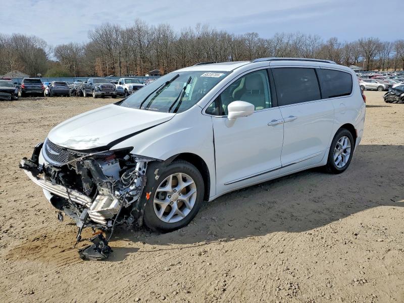 CHRYSLER PACIFICA 2020 with VIN 2C4RC1EGXLR138682 - Photo from auction