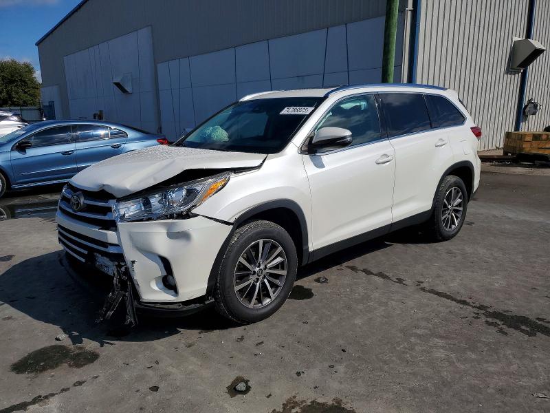 TOYOTA HIGHLANDER 2019 with VIN 5TDKZRFH4KS320440 - Photo from auction