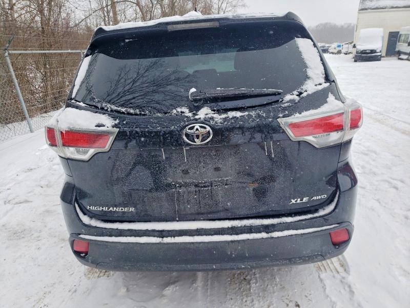 Photo 6 from auction – 2015 TOYOTA HIGHLANDER with VIN 5TDJKRFHXFS154124