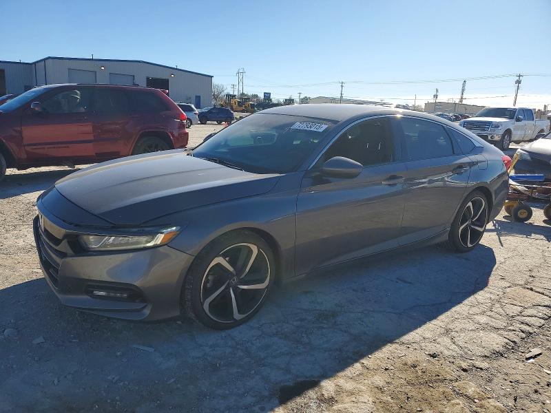 HONDA ACCORD 2018 with VIN 1HGCV1F32JA152333 - Photo from auction