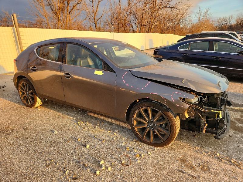 Photo 4 from auction – 2019 MAZDA 3 PREMIUM with VIN JM1BPBNM6K1123715