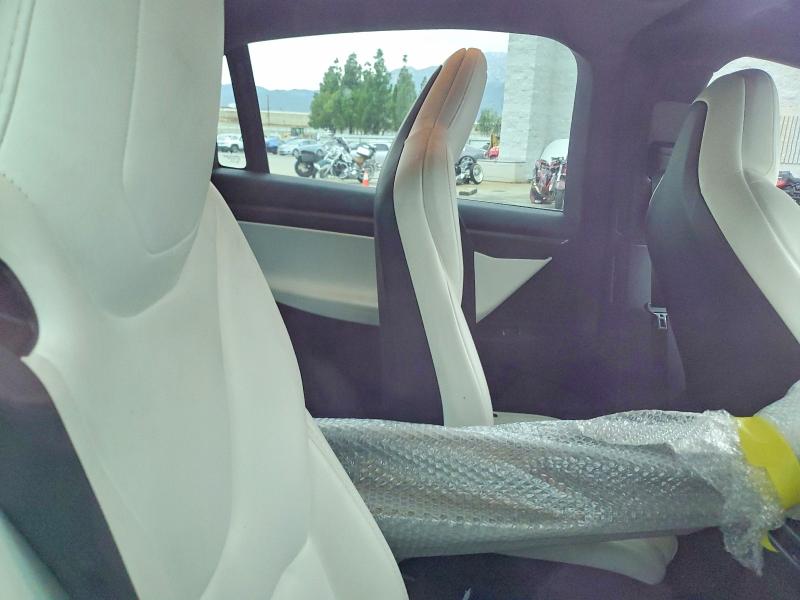 Photo 10 from auction – 2018 TESLA MODEL X with VIN 5YJXCBE43JF094827