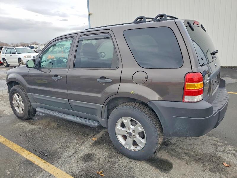 Photo 2 from auction – 2007 FORD ESCAPE XLT with VIN 1FMCU93Z07KA25250