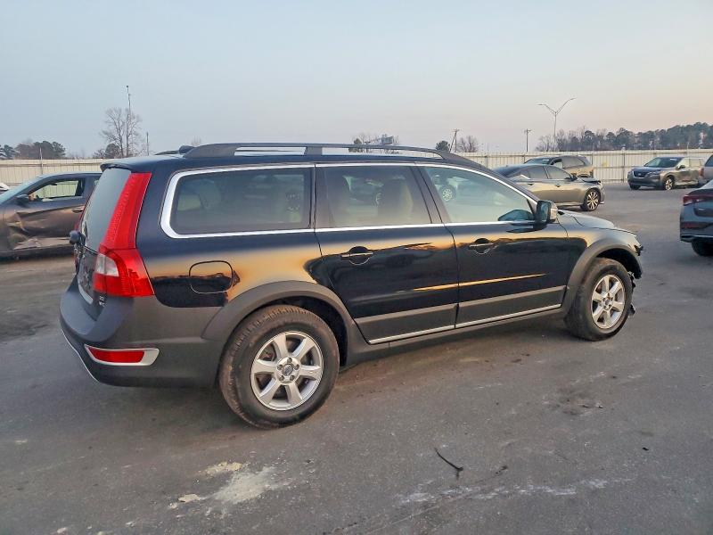 Photo 3 from auction – 2010 VOLVO XC70 3.2 with VIN YV4982BZ4A1080449