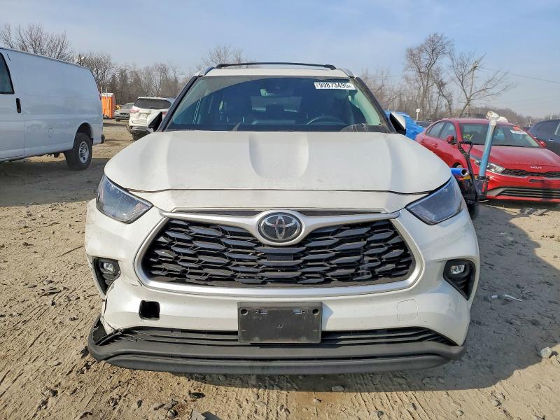 Photo 5 from auction – 2022 TOYOTA HIGHLANDER with VIN 5TDHZRBH3NS563659