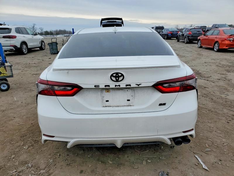 Photo 6 from auction – 2022 TOYOTA CAMRY SE with VIN 4T1G11AK2NU670565
