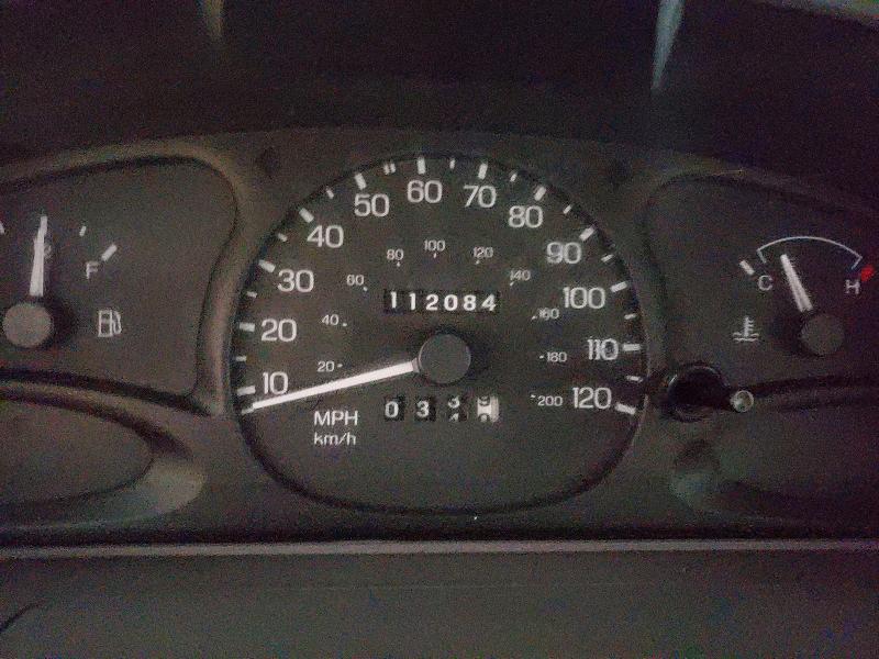 Photo 9 from auction – 1999 FORD ESCORT SE with VIN 3FAFP15P5XR139557