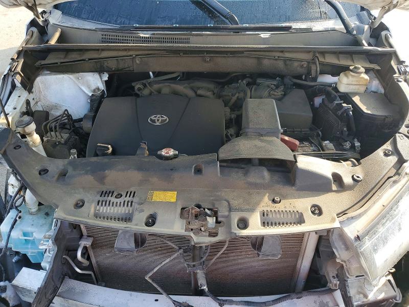 Photo 11 from auction – 2018 TOYOTA HIGHLANDER with VIN 5TDKZRFH5JS549210