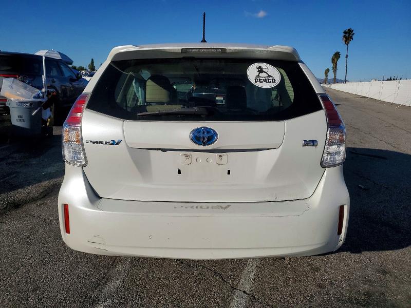 Photo 6 from auction – 2015 TOYOTA PRIUS V with VIN JTDZN3EU6FJ032122