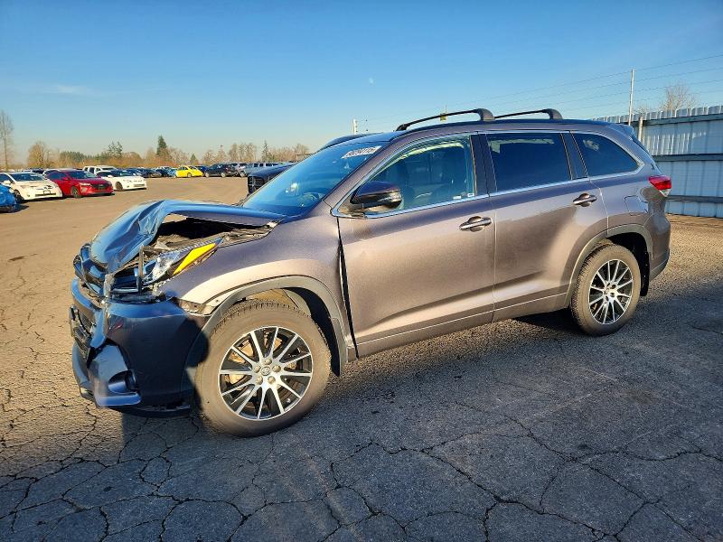 TOYOTA HIGHLANDER 2018 with VIN 5TDJZRFH3JS536404 - Photo from auction