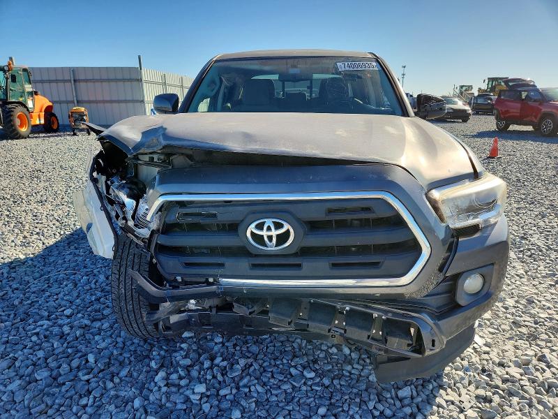 Photo 5 from auction – 2017 TOYOTA TACOMA DOU with VIN 3TMAZ5CN7HM044570