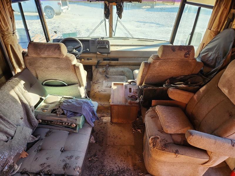Photo 5 from auction – 1998 WINNEBAGO BRAVE with VIN 1GBLP37J7W3311574
