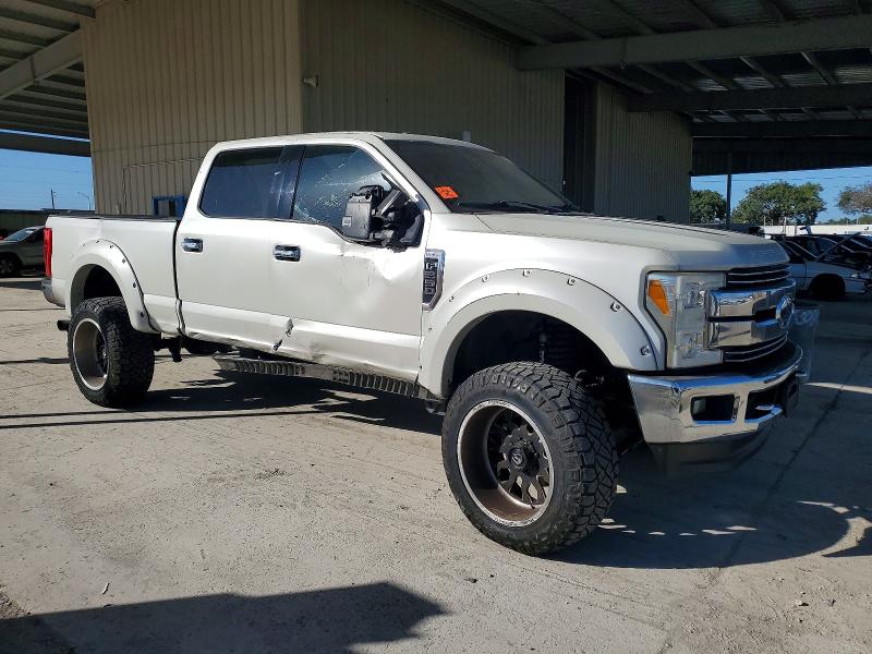 Photo 4 from auction – 2017 FORD F250 with VIN 1FT7W2BT1HEB13289