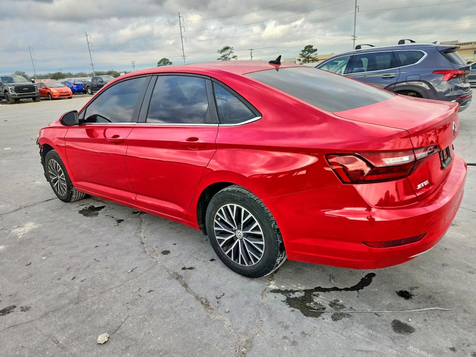 Photo 2 from auction – 2020 VOLKSWAGEN JETTA with VIN 3VWCB7BUXLM018469