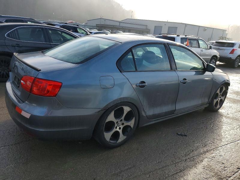 Photo 3 from auction – 2011 VOLKSWAGEN JETTA BASE with VIN 3VW2K7AJ4BM380413