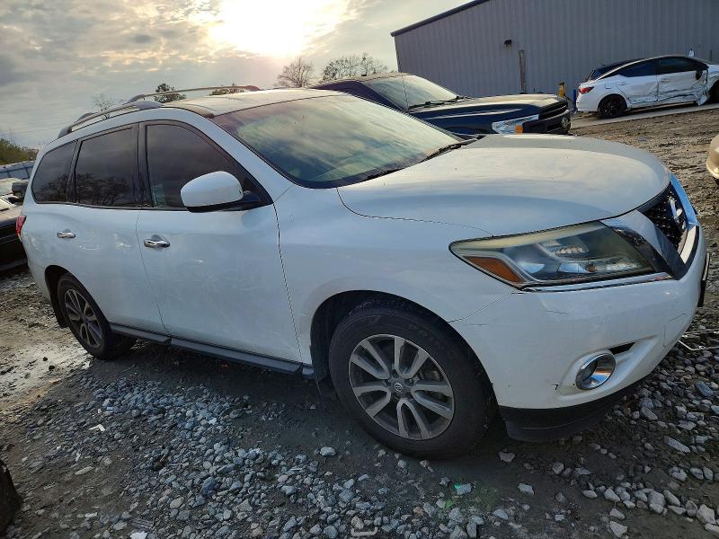 Photo 4 from auction – 2016 NISSAN PATHFINDER with VIN 5N1AR2MN3GC651381