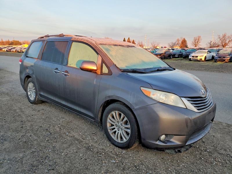 Photo 4 from auction – 2012 TOYOTA SIENNA with VIN 5TDYK3DC4CS242472