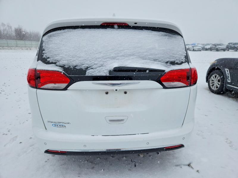 Photo 6 from auction – 2017 CHRYSLER PACIFICA T with VIN 2C4RC1EG9HR513842