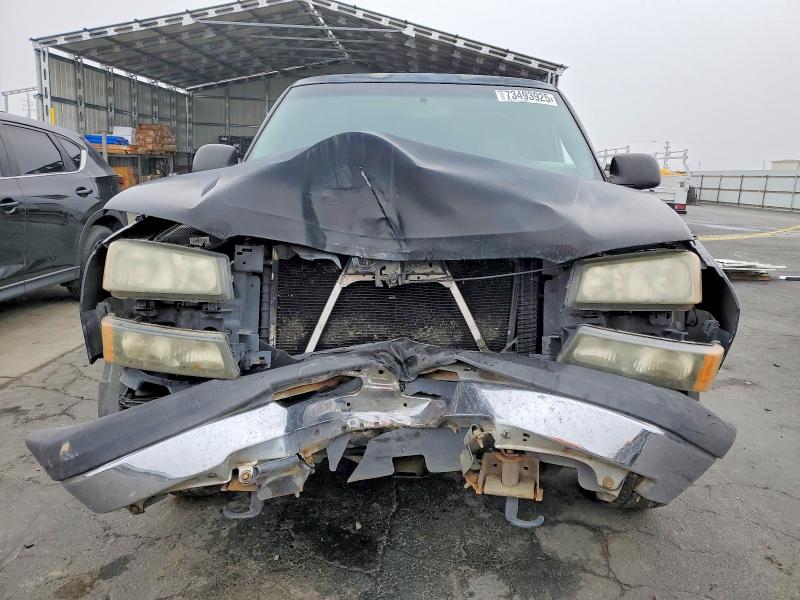 Photo 5 from auction – 2004 CHEVROLET SILVERADO with VIN 1GCEC14X04Z115953