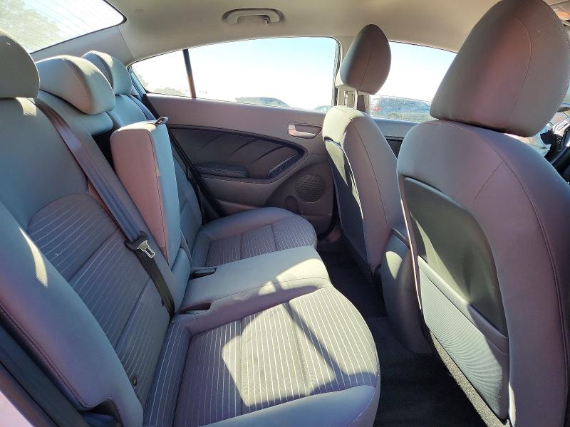 Photo 10 from auction – 2018 KIA FORTE LX with VIN 3KPFL4A77JE196905
